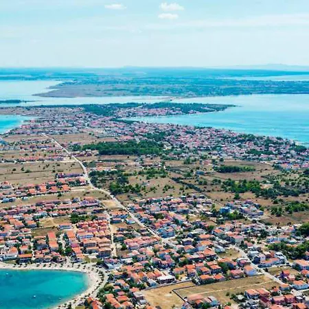 Spacious Holiday In Dalmatia With Beach Nearby * Vir