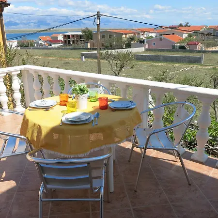 Spacious Holiday In Dalmatia With Beach Nearby * Vir