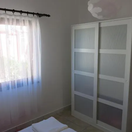 Spacious Holiday In Dalmatia With Beach Nearby Holiday home