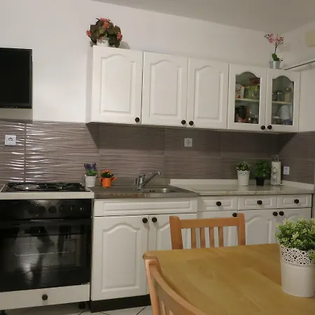 Spacious Holiday In Dalmatia With Beach Nearby Holiday home *