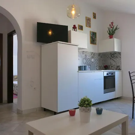 Spacious Holiday In Dalmatia With Beach Nearby *