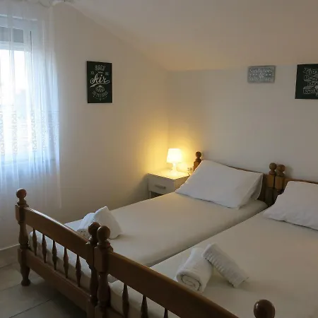Spacious Holiday In Dalmatia With Beach Nearby Holiday home