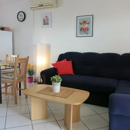 Holiday home Spacious Holiday In Dalmatia With Beach Nearby *