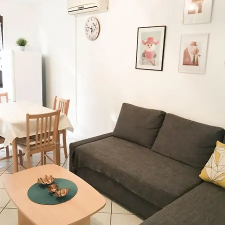 Spacious Holiday In Dalmatia With Beach Nearby Holiday home *
