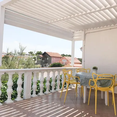 Spacious Holiday In Dalmatia With Beach Nearby Holiday home *